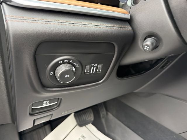 2025 Jeep Grand Cherokee L Summit Reserve