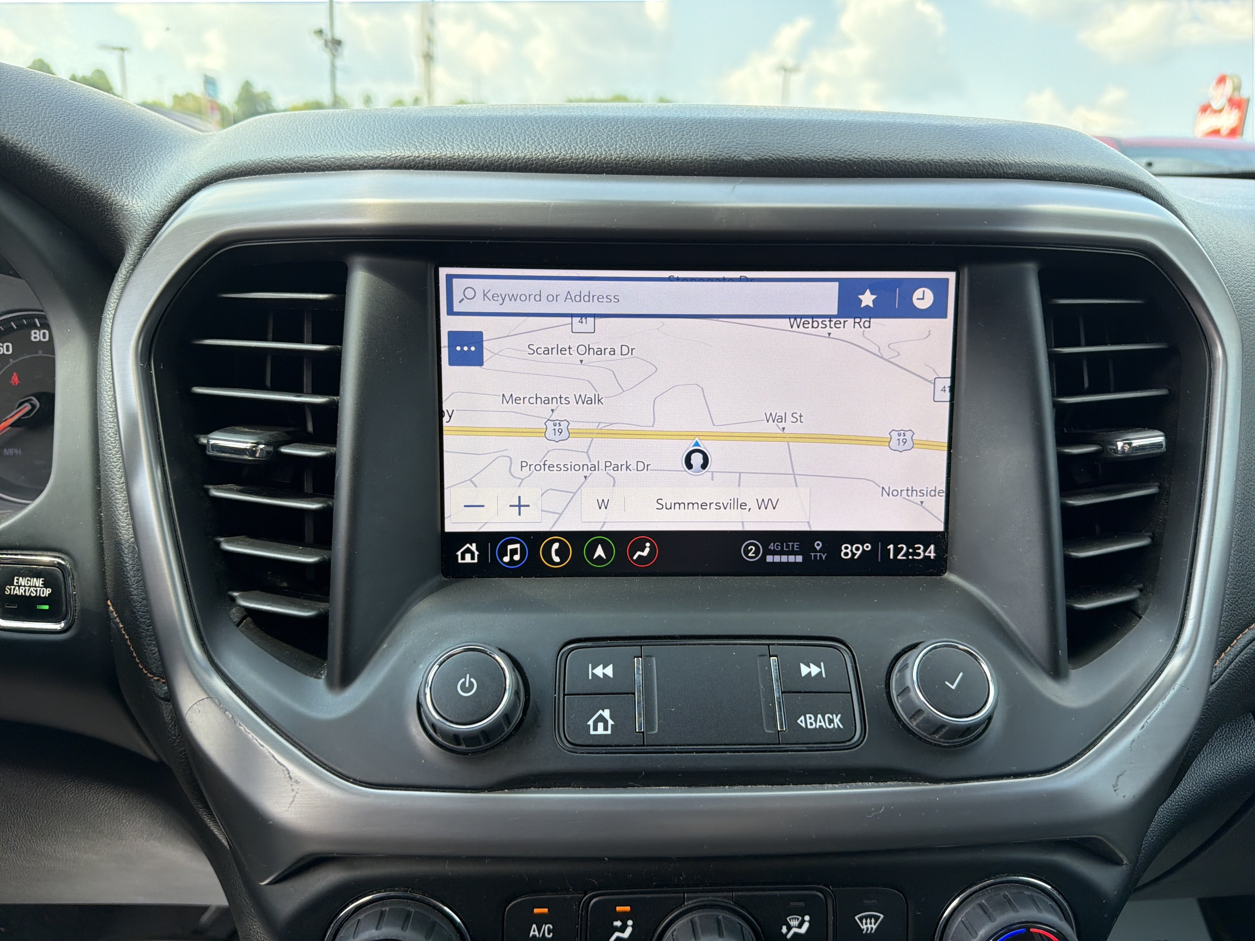 2023 GMC Acadia AT4