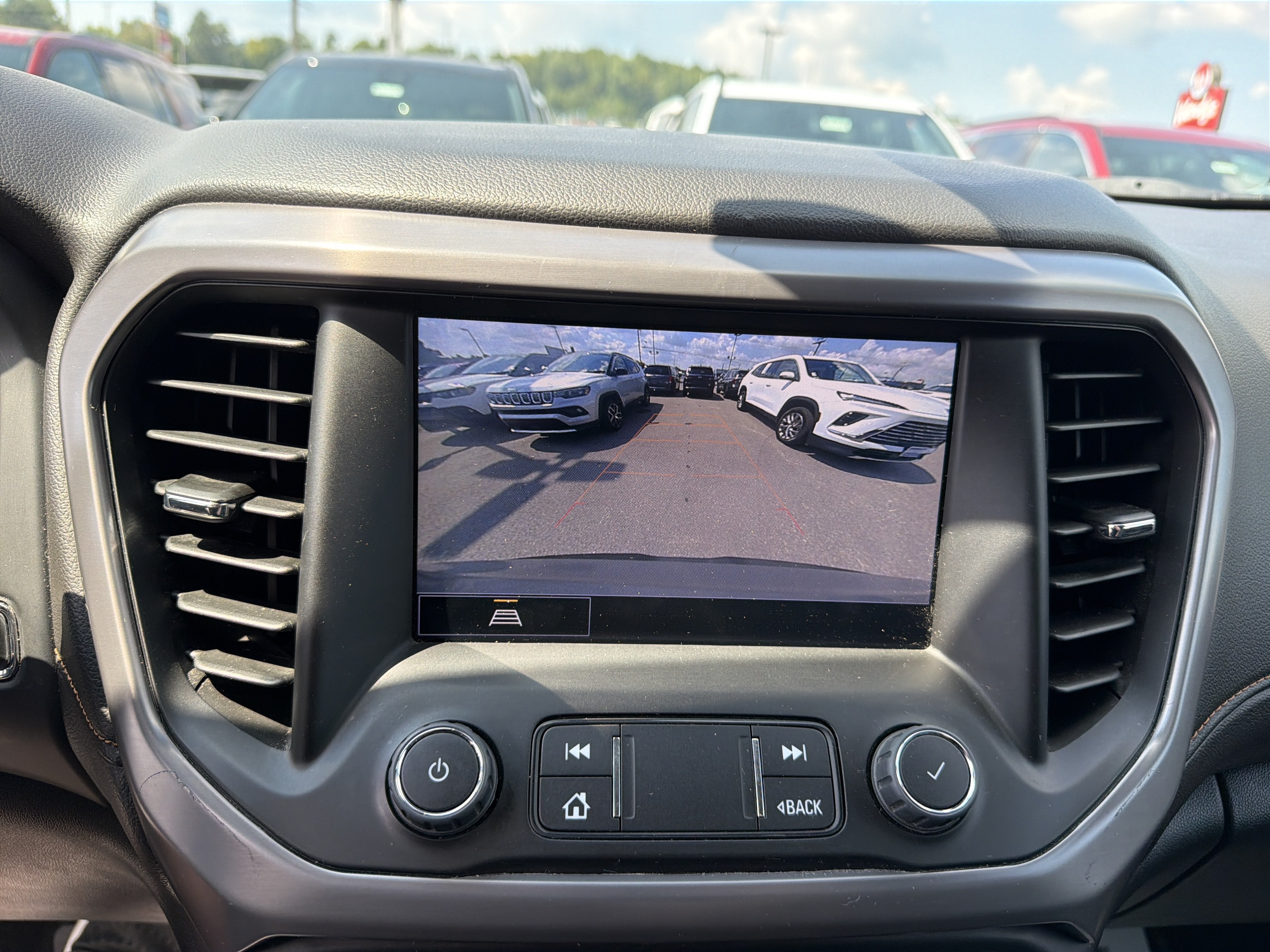 2023 GMC Acadia AT4