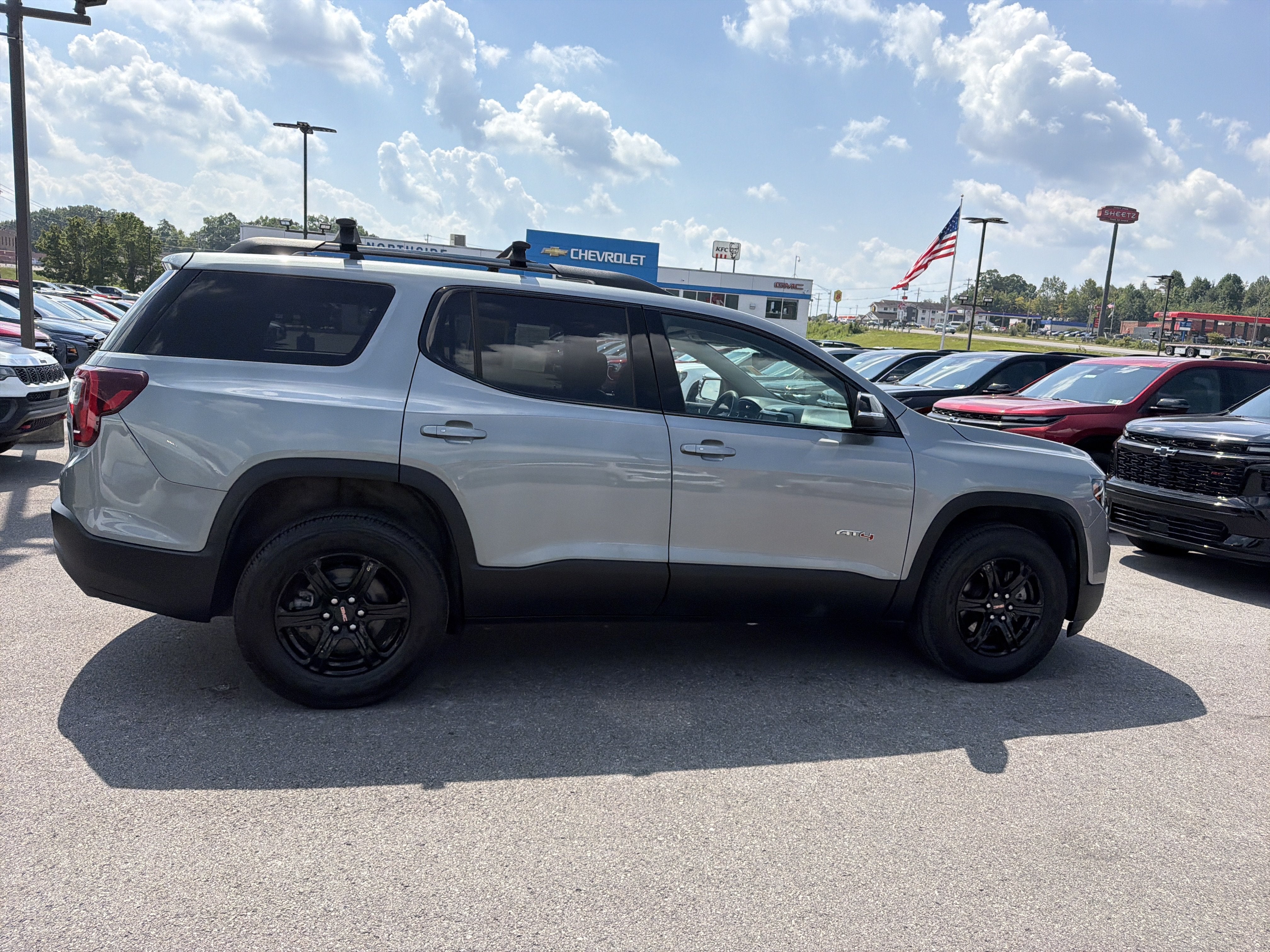 2023 GMC Acadia AT4