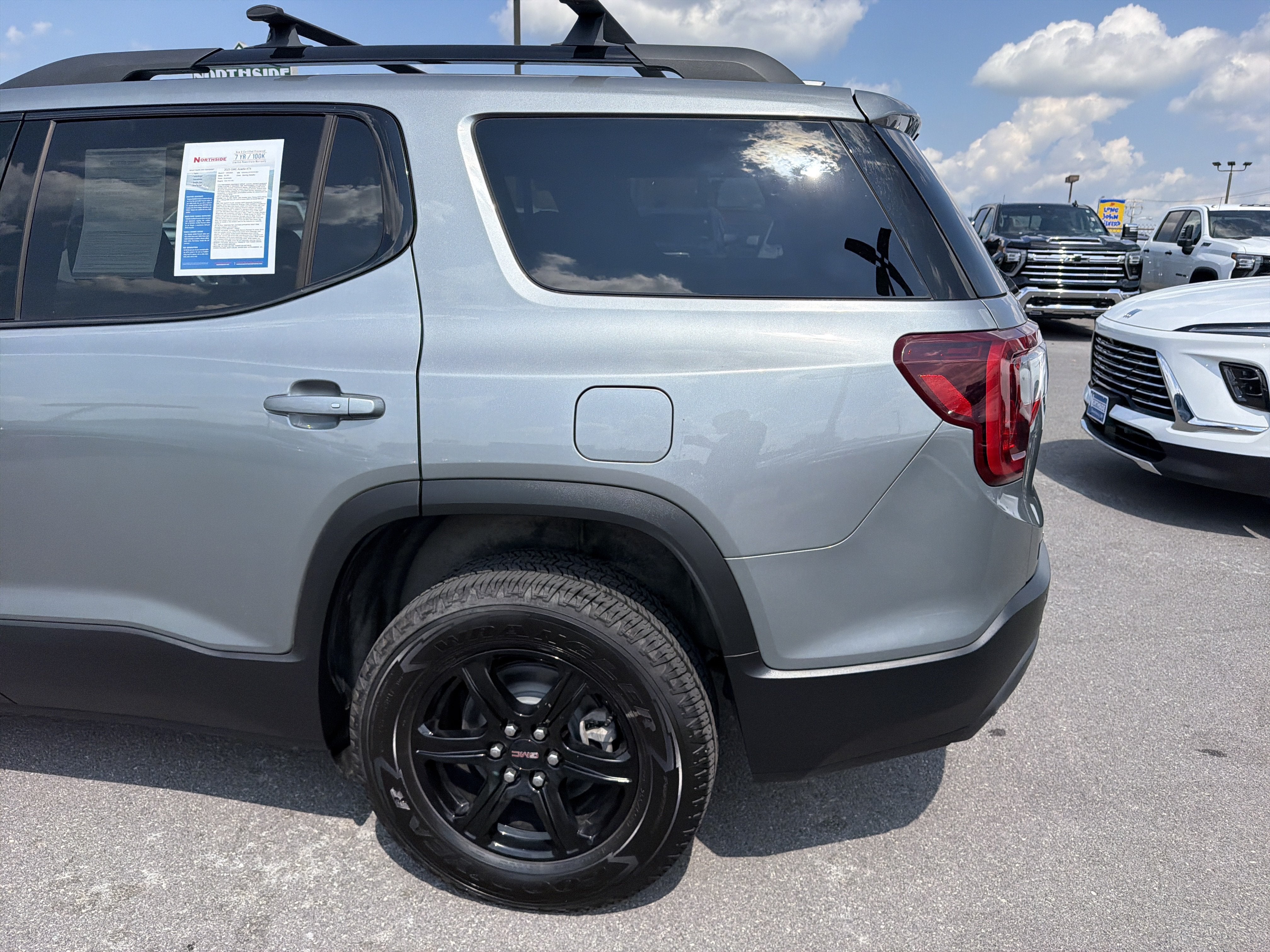 2023 GMC Acadia AT4