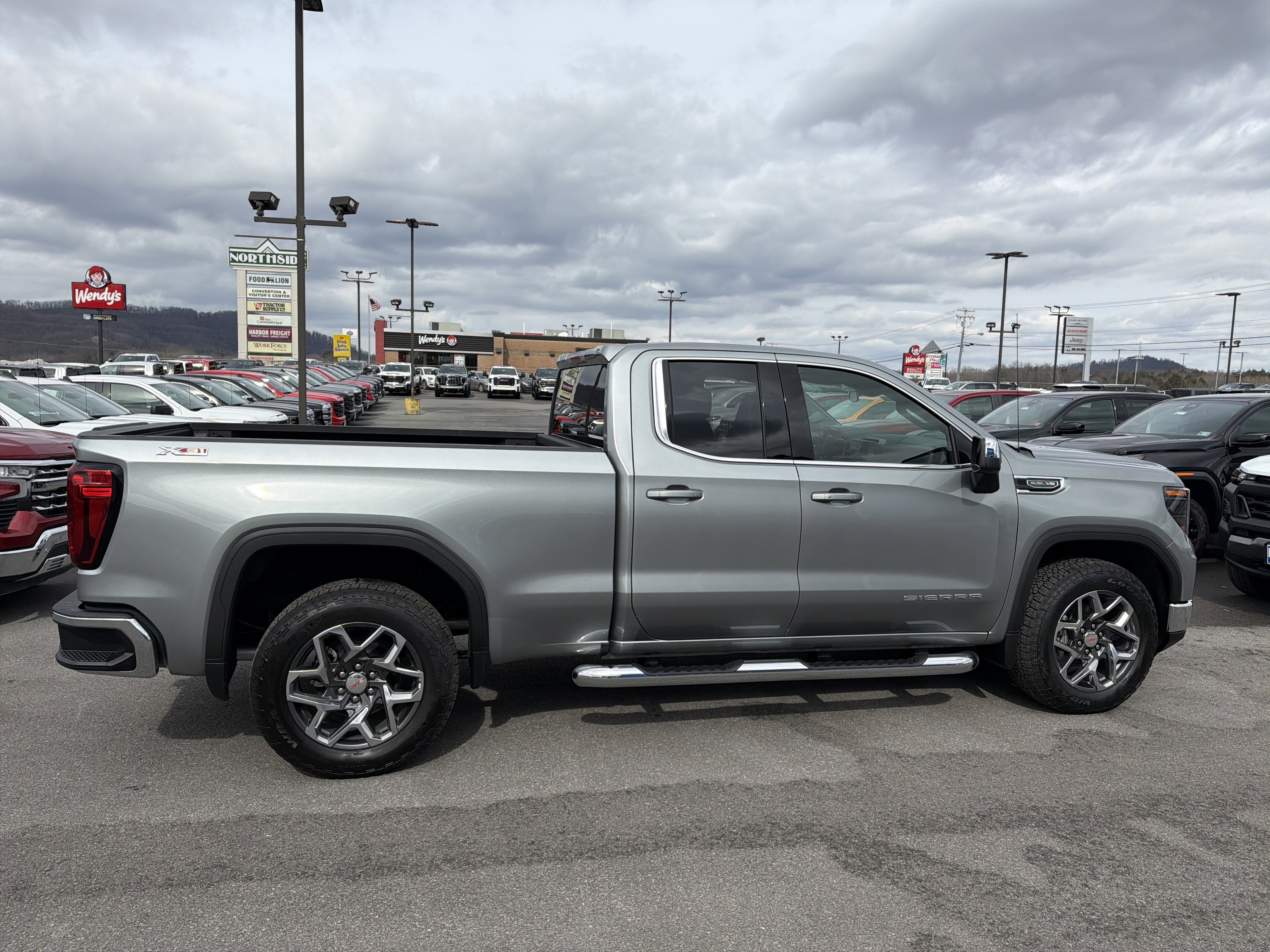 2026 GMC Sierra 1500 SLE