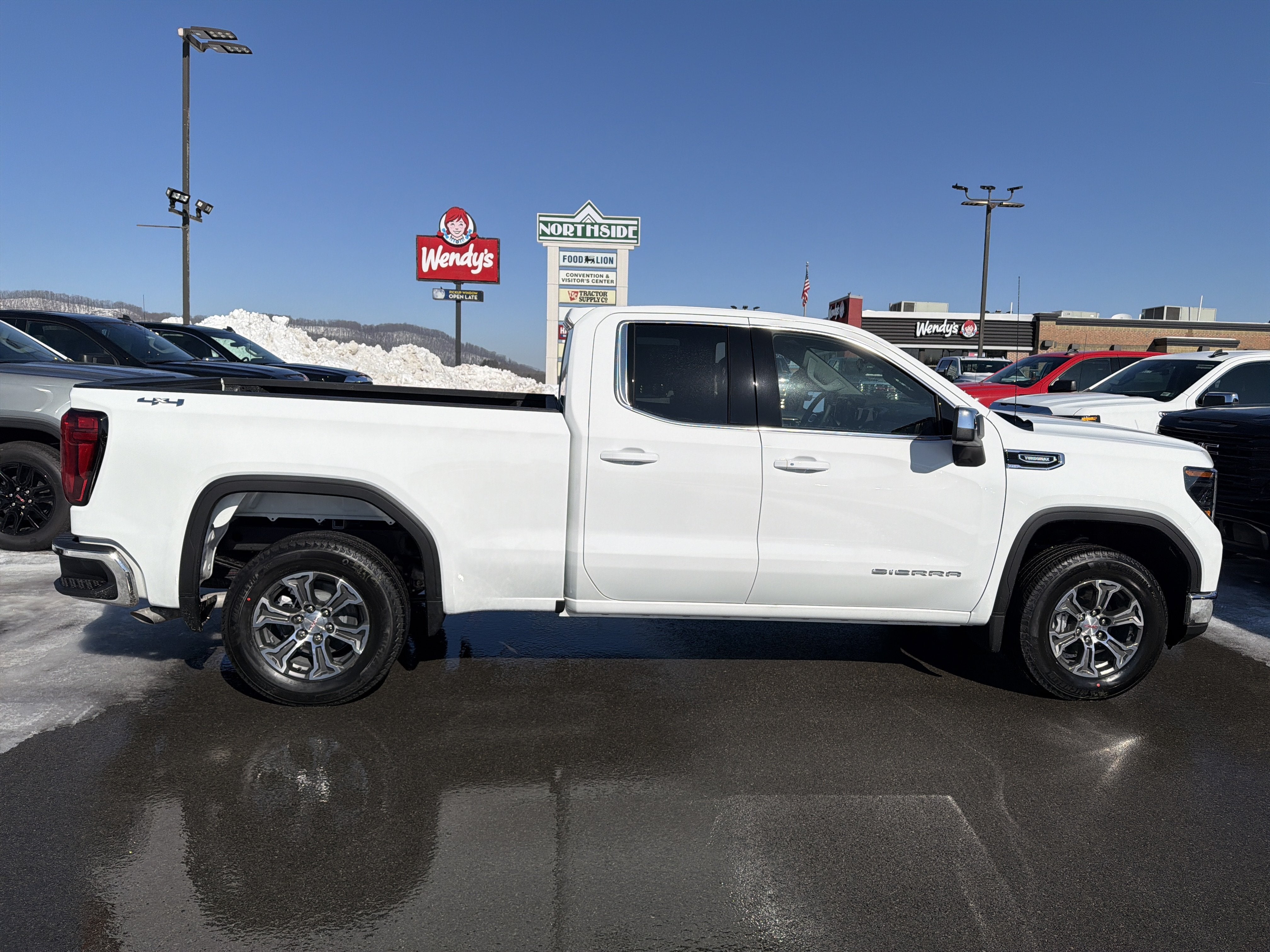 2026 GMC Sierra 1500 SLE