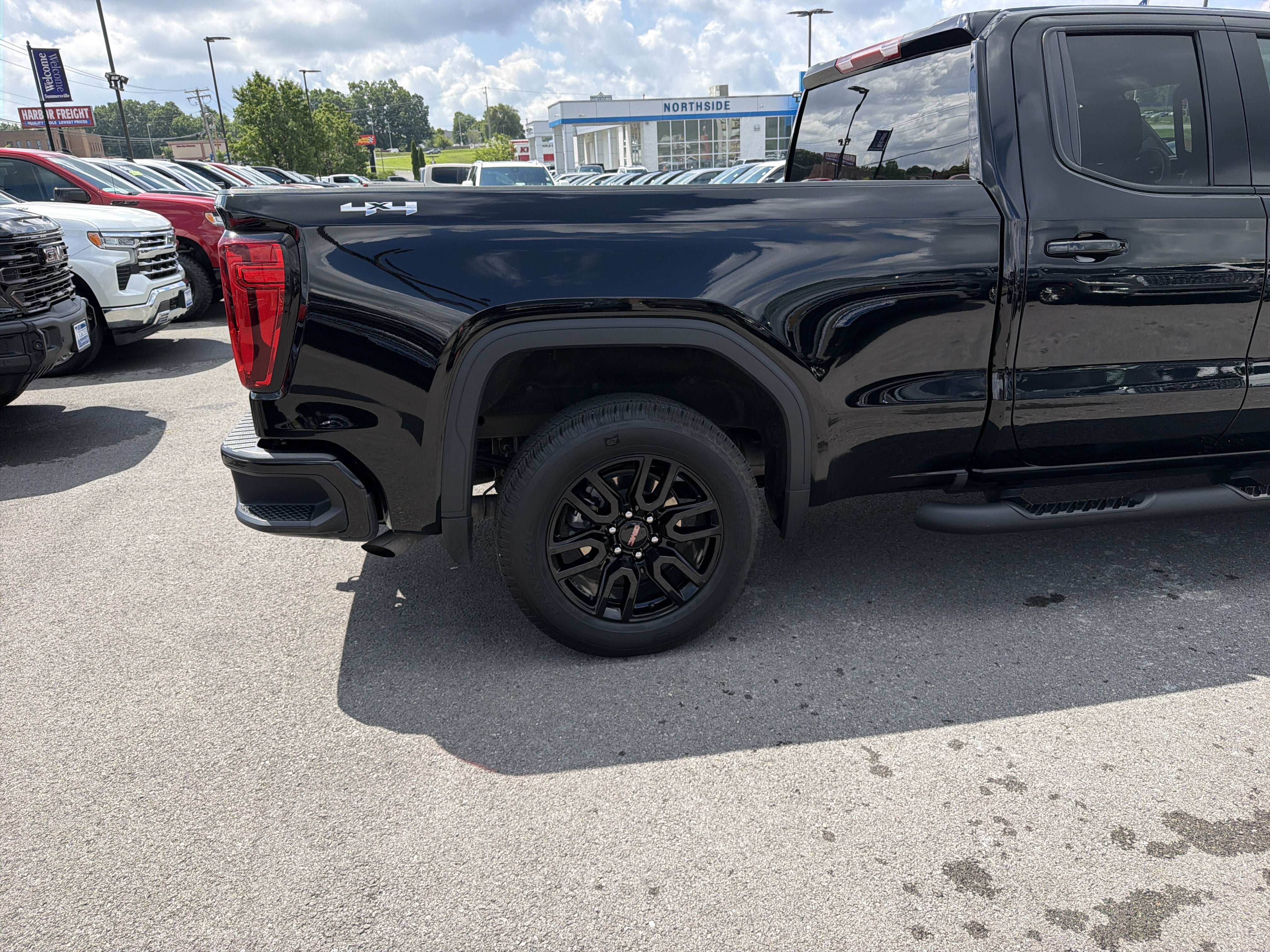 2025 GMC Sierra 1500 Elevation