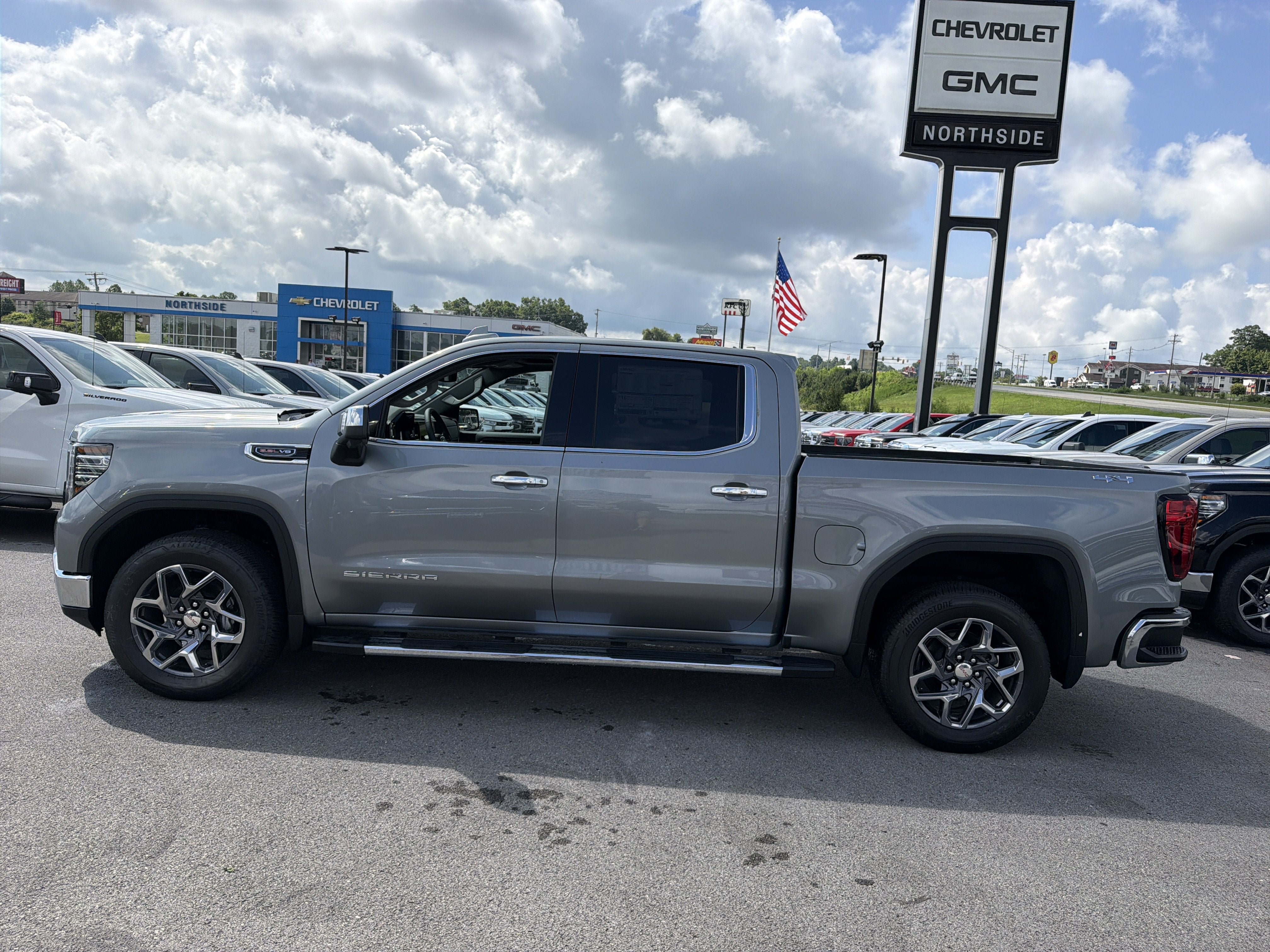 2026 GMC Sierra 1500 SLT