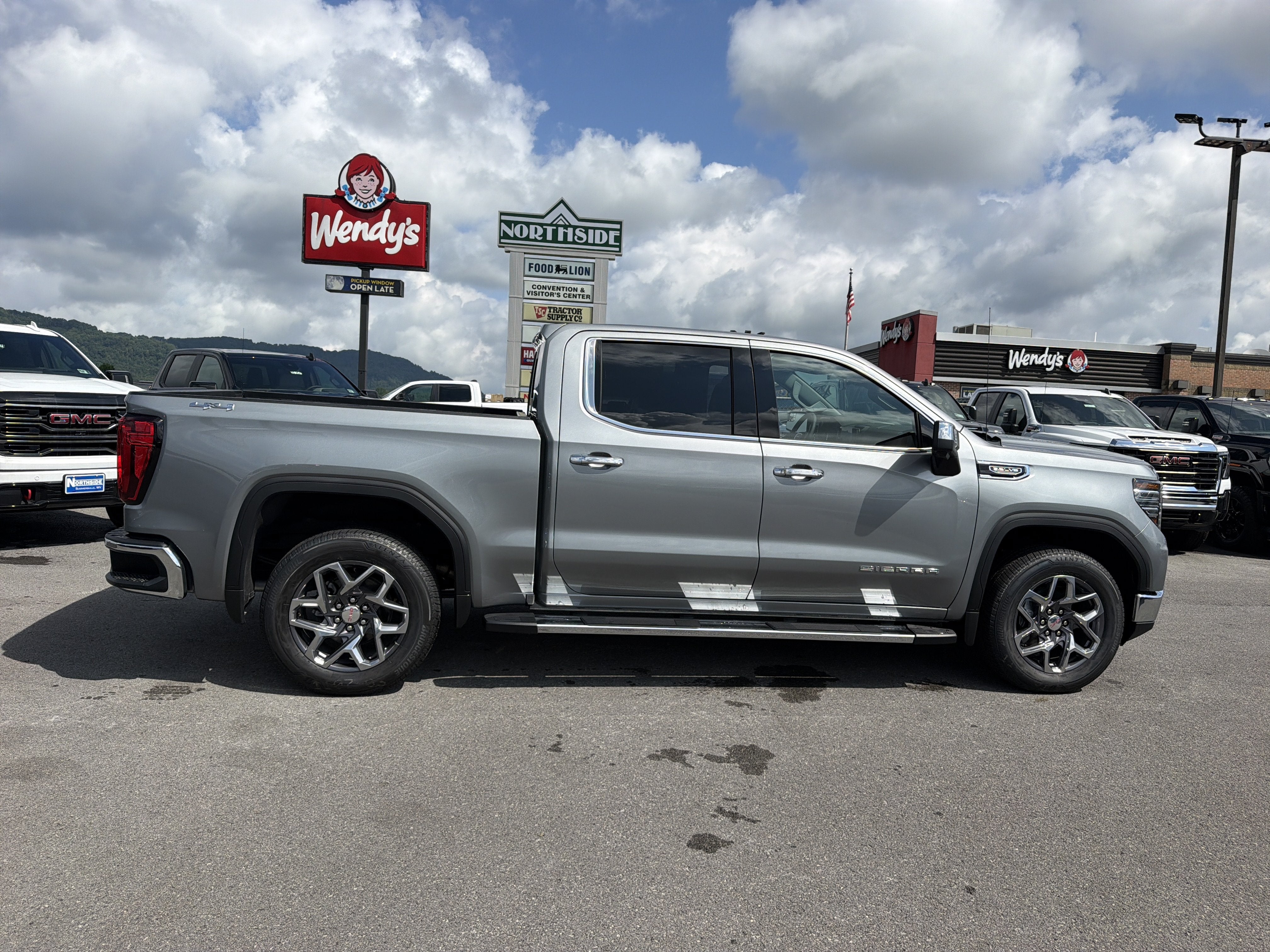 2026 GMC Sierra 1500 SLT