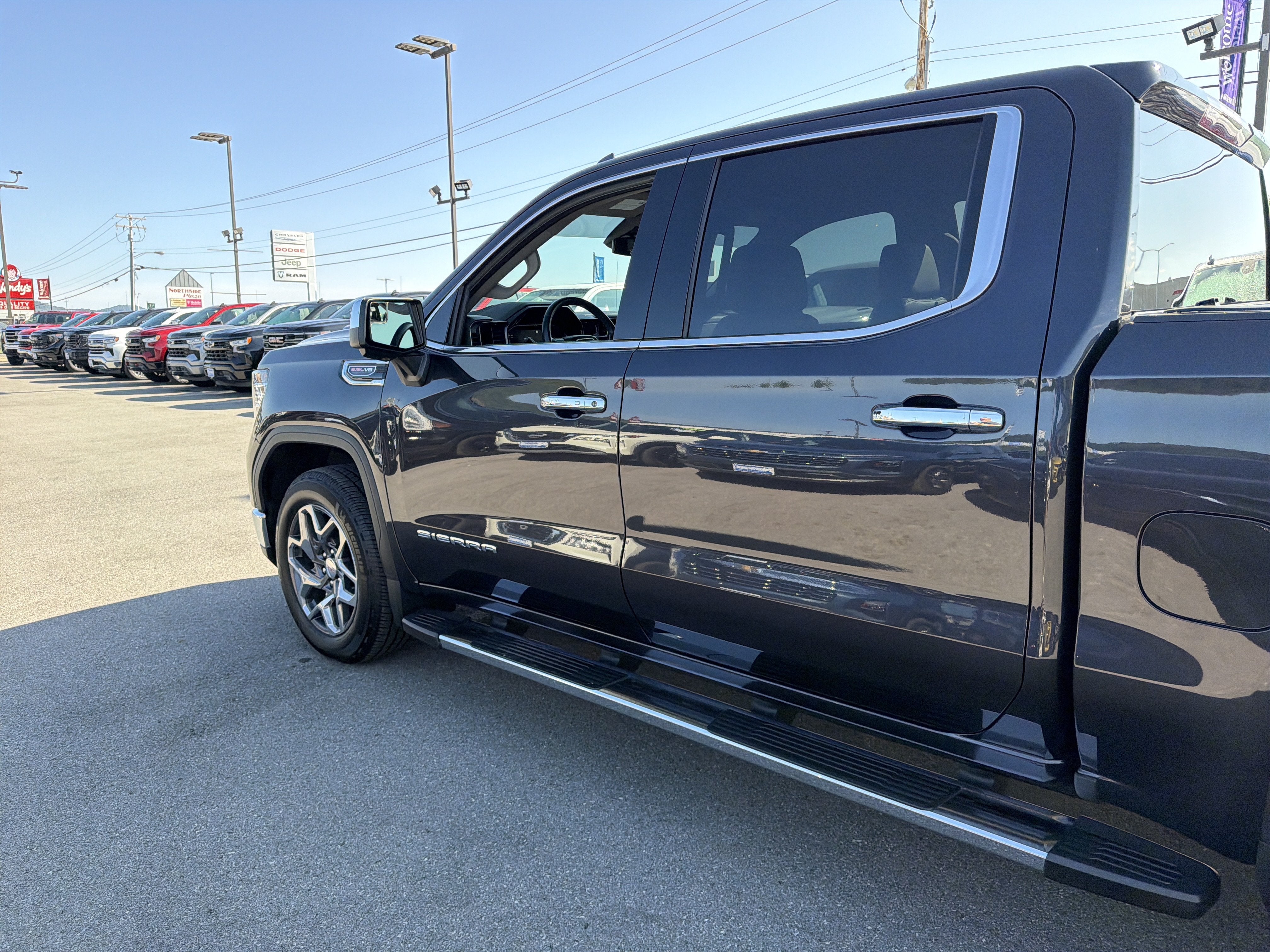 2023 GMC Sierra 1500 SLT