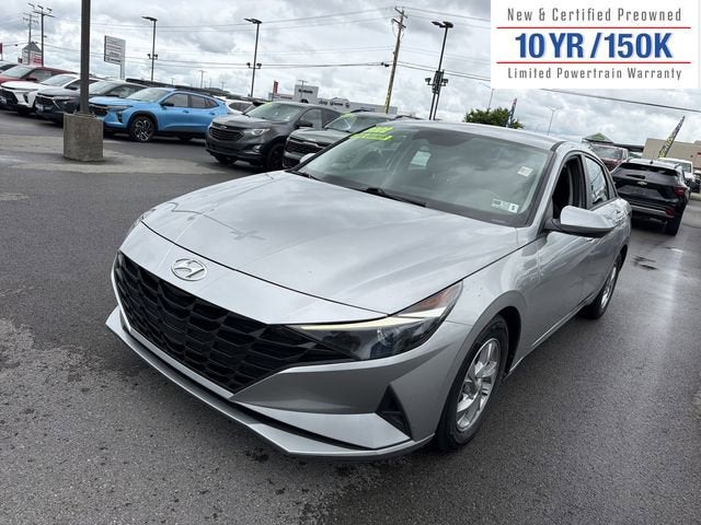 2022 Hyundai Elantra SE