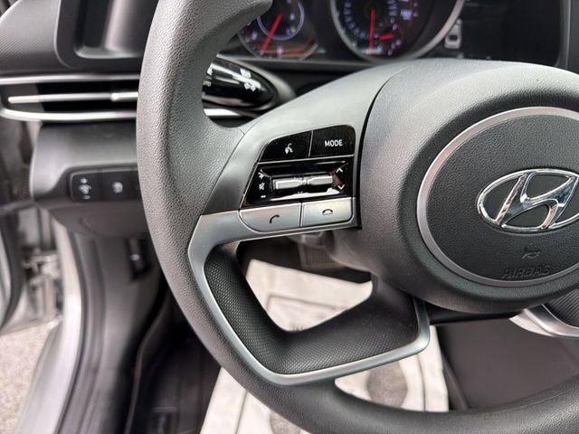 2022 Hyundai Elantra SE