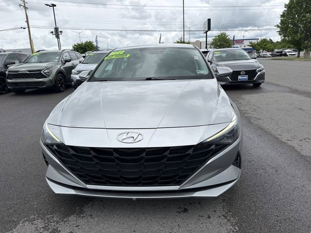 2022 Hyundai Elantra SE