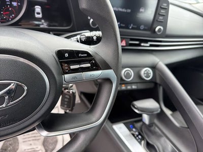 2022 Hyundai Elantra SE