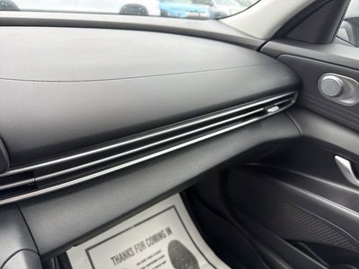 2022 Hyundai Elantra SE