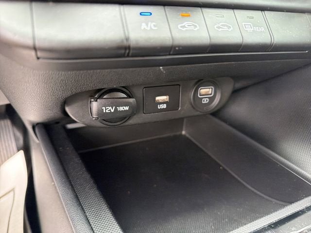 2022 Hyundai Elantra SE