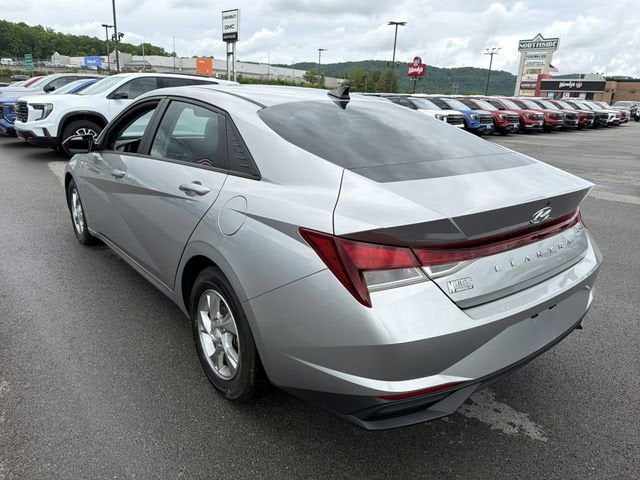 2022 Hyundai Elantra SE