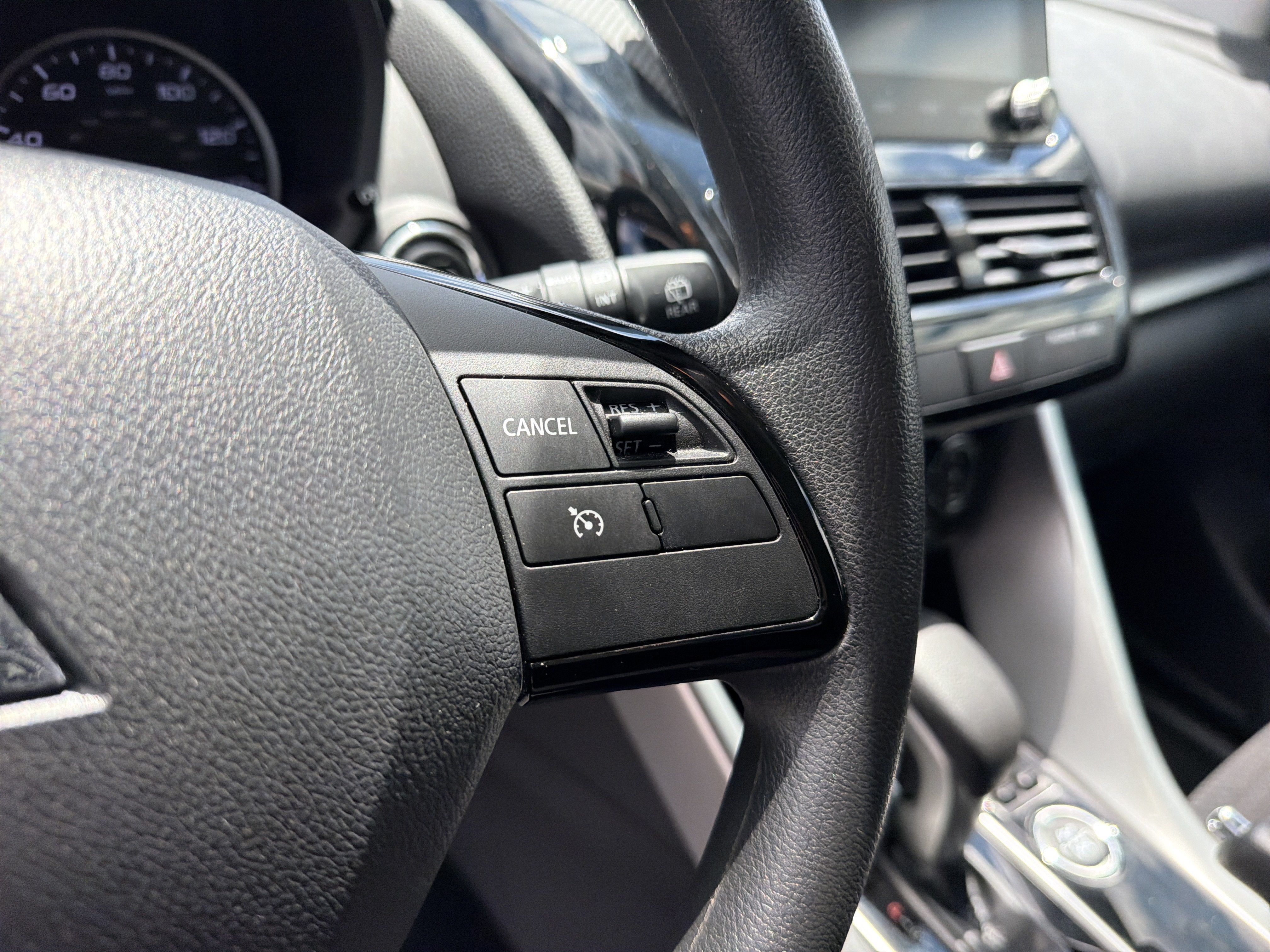 2024 Mitsubishi Eclipse Cross LE