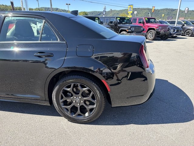 2023 Chrysler 300 Touring L