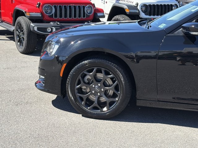 2023 Chrysler 300 Touring L