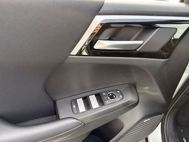 2025 Mitsubishi Outlander ES