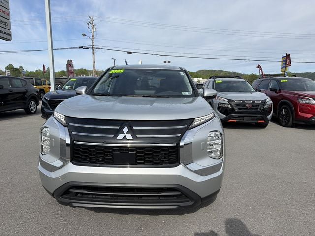 2025 Mitsubishi Outlander ES
