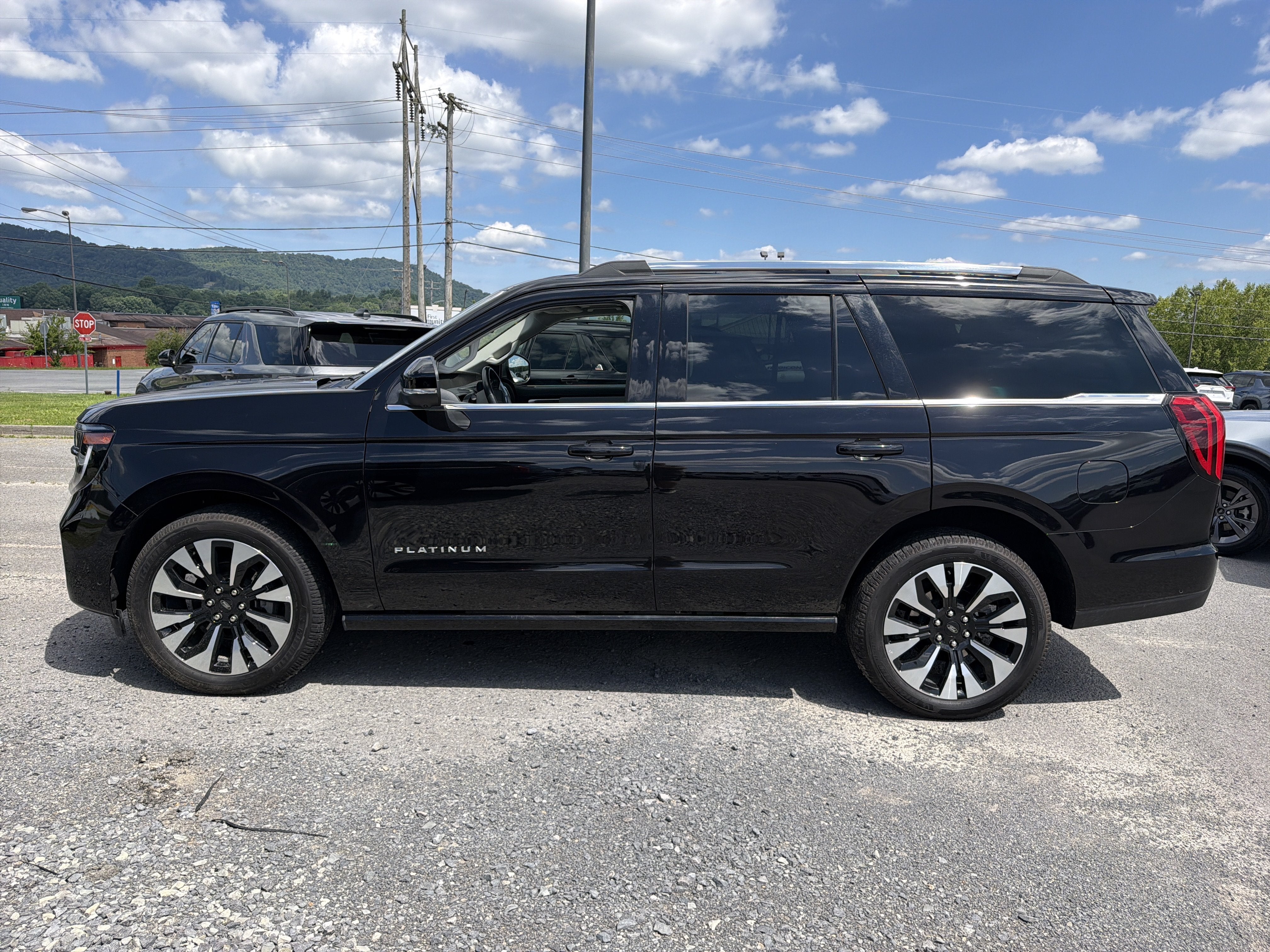 2025 Ford Expedition Platinum
