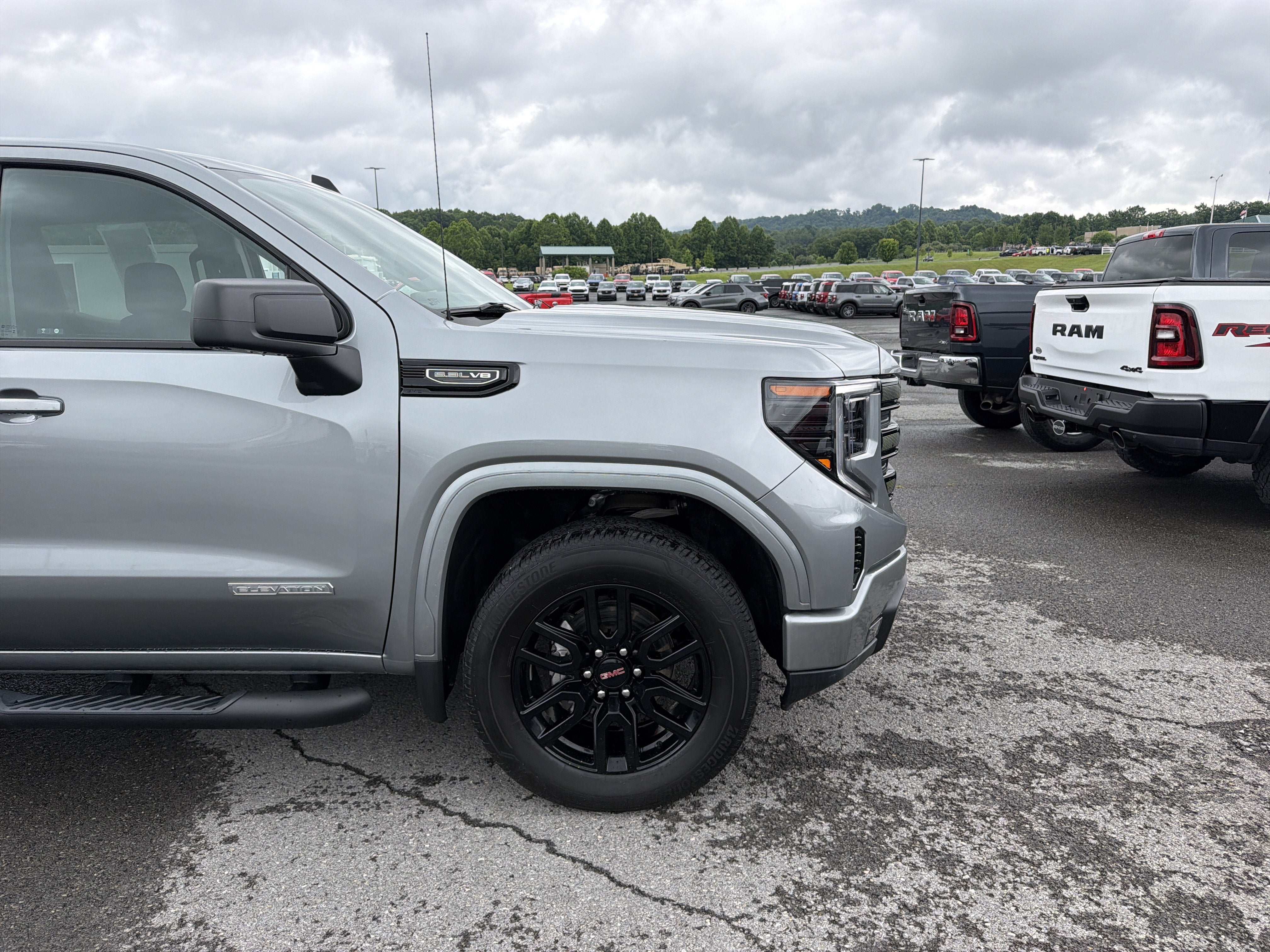 2024 GMC Sierra 1500 Elevation