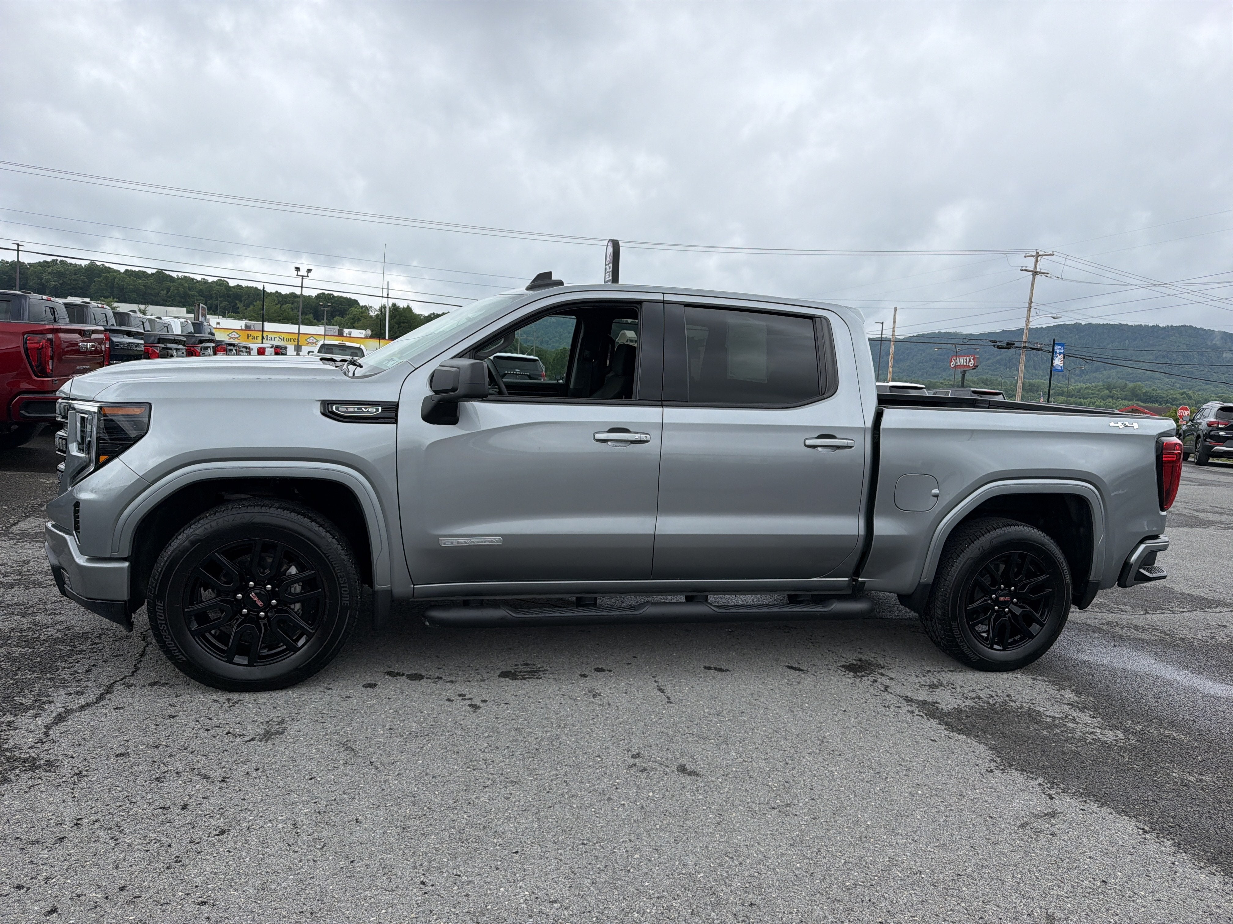 2024 GMC Sierra 1500 Elevation