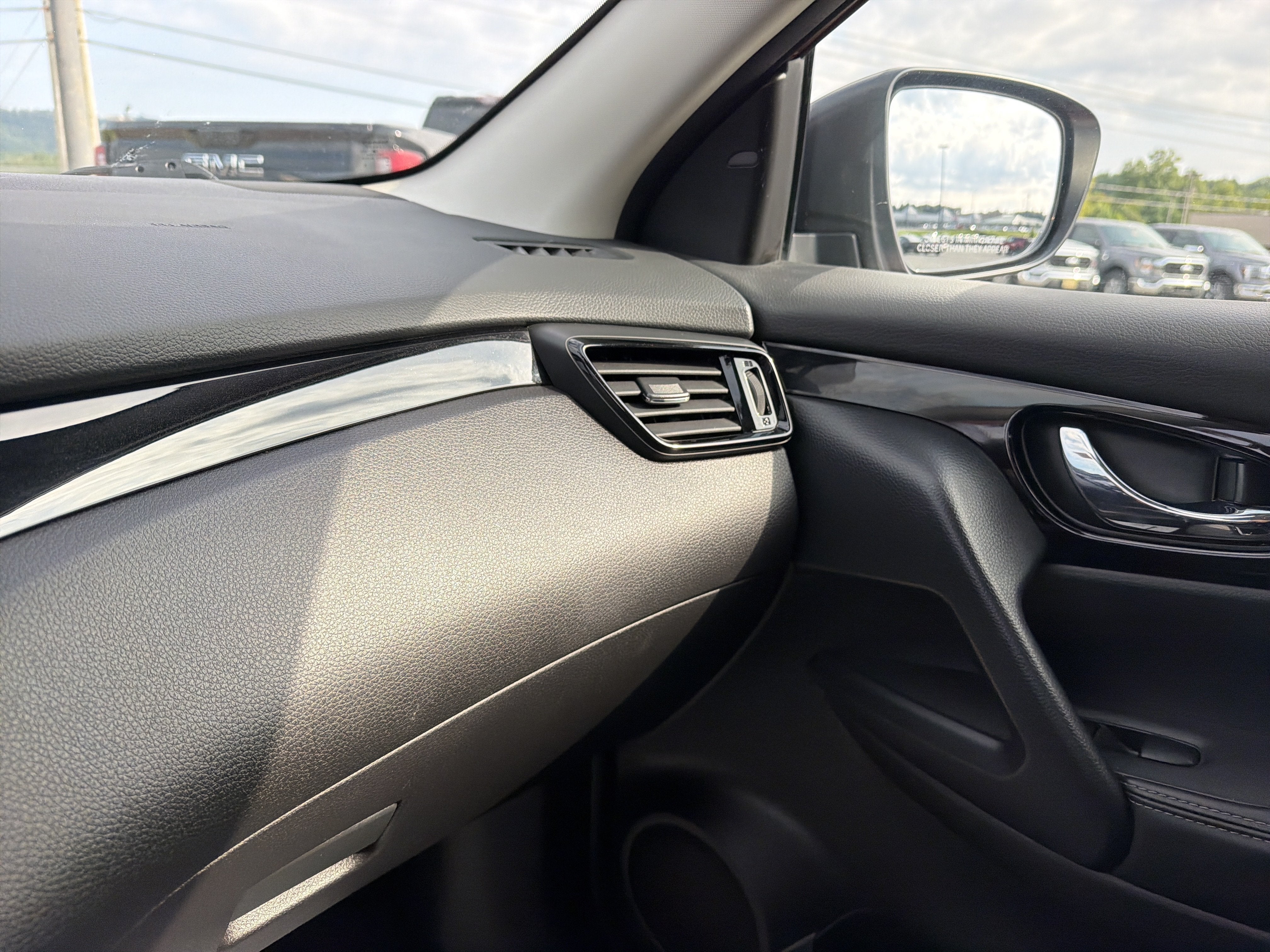 2021 Nissan Rogue Sport SV