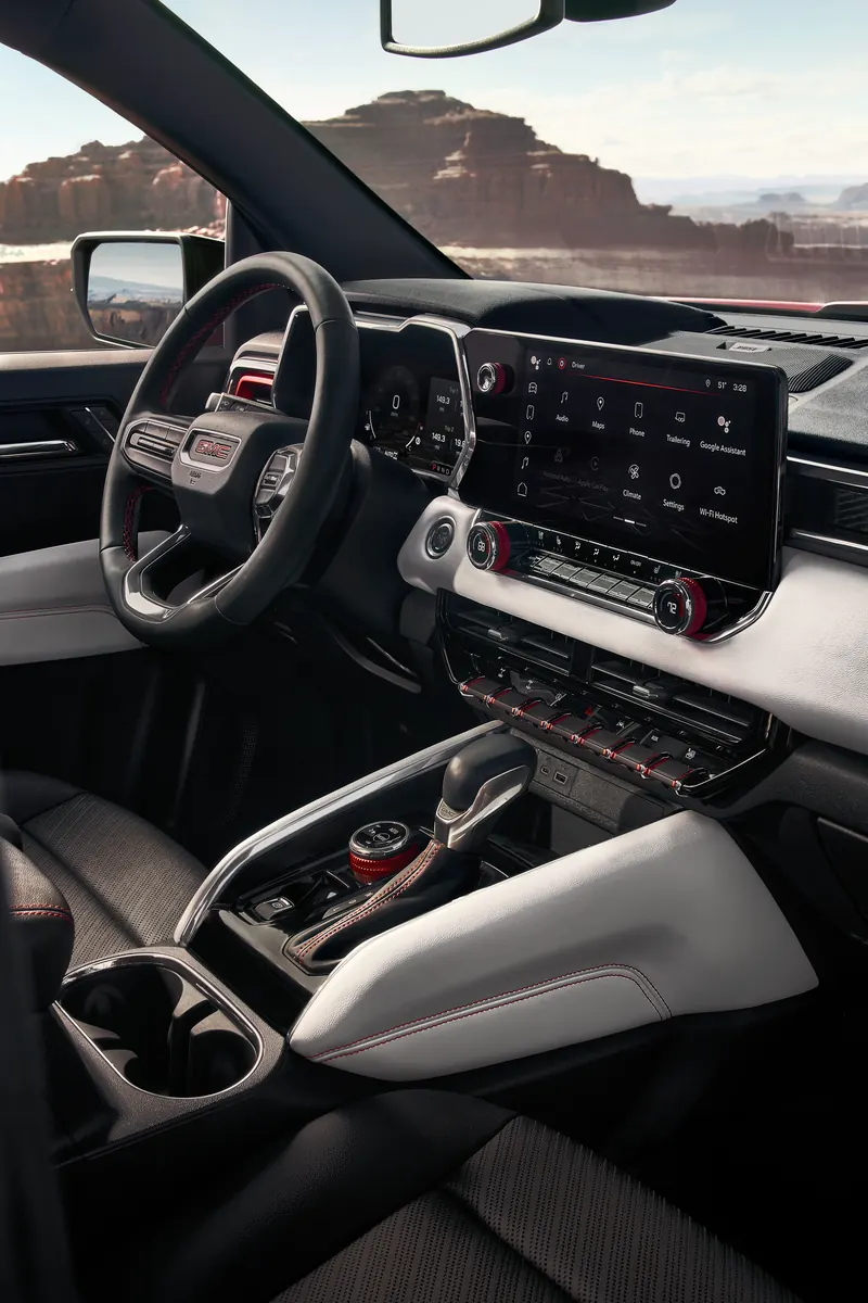 2026 GMC Canyon infotainment system at Northside GMC in Summersville WV